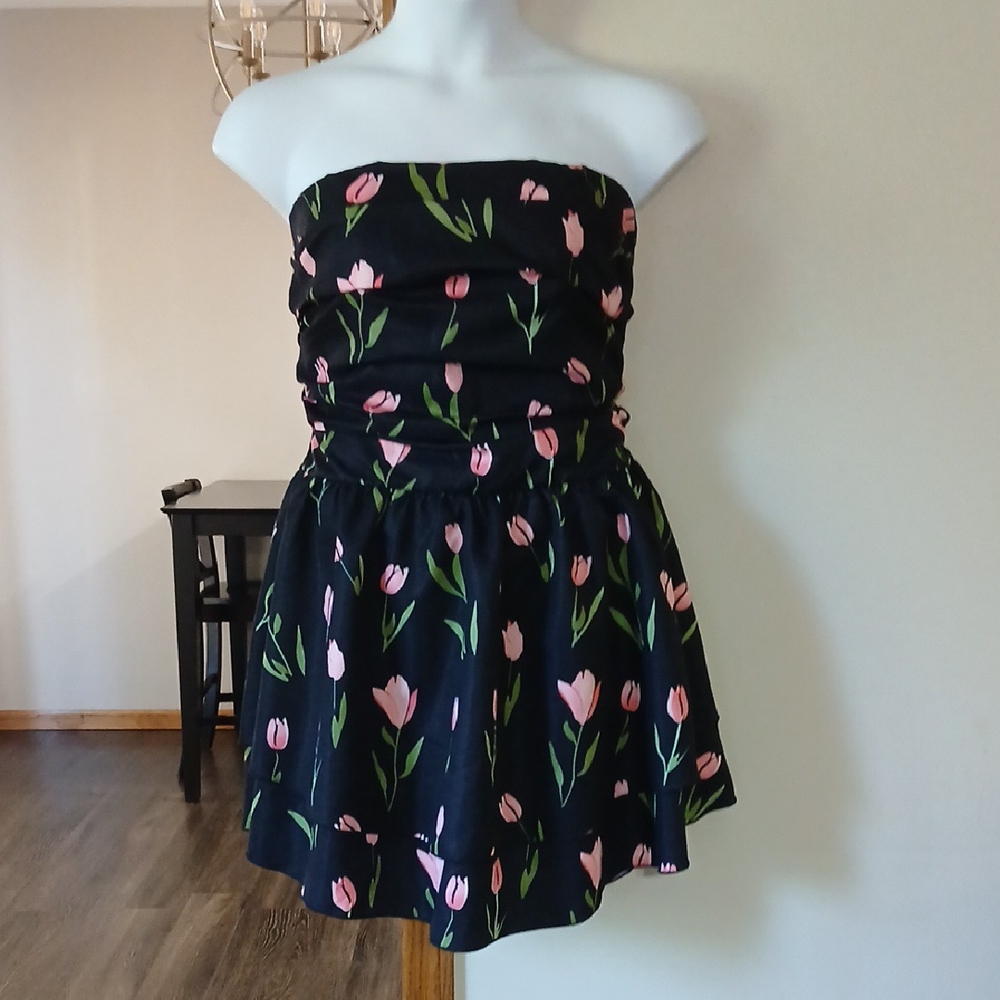 Cider Strapless Black and Pink Tulip Mini Dress